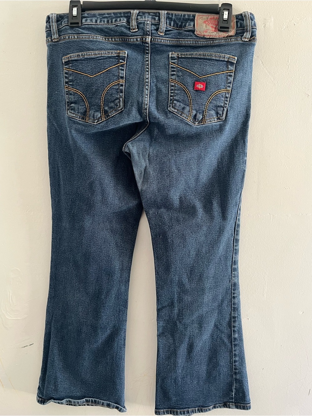 ๐๐ฎ๐ง๐๐ฅ๐ ๐๐ง๐ฅ๐ฒ* Dickies Women's Wide-Leg Jeans in Dark Blue Wash - Picture 3 of 5